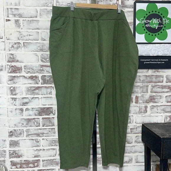 Terra & Sky Olive green pants 2X petite - Picture 2 of 5